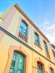 Canvas Print - Historical building on Calle Afilarmonica Nifu Nifa in Santa Cruz de Tenerife