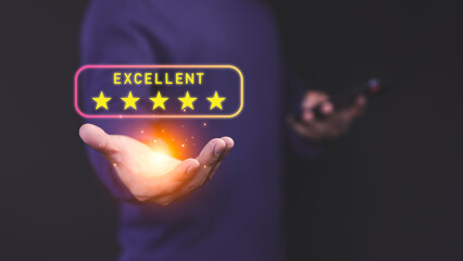 Fototapete - Male customer holding a glowing five star customer review, symbolizing high-quality service and positive customer satisfaction in online shopping, testimonial, and user experience evaluation.