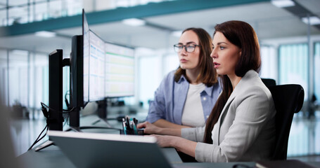 Leinwandbilder - Professional Woman Analyzing Medical Reports On Computer