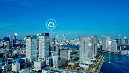 Fototapete - 都市、ネットワーク、通信、インターネット、テクノロジー、空撮、スマートシティ、ビル群、都会、日本、東京、IoT、internet of things、LPWA、公共、行政、自治体、LGWAN、ワイヤレス、無線、繋がる、オンライン、web、回線、電波、接続、GPS、位置情報、マップ、テック、技術、建設、未来、展望、俯瞰、ドローン、ハイアングル、パノラマ、青空、ビジネス、SNS、社会、ソーシャル、コピ