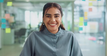 Aufkleber - Face, business and woman with smile in office for ambition, finance consultant and company growth. Portrait, female person and happy with pride, about us and asset management for financial investment