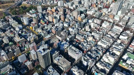 Fototapete - 都市、空撮、市街地、住宅地、都会、風景、景色、町並み、街、ドローン、俯瞰、社会、ビル、暮らし、建設、道路、交通、住宅、地域、行政、区画、地方、現代、建築、ビル群、不動産、ハイアングル、展望、パノラマ、景観、上から見た、見下ろす、インフラ、産業、ビジネス、時代、公共、政治、日本、経済、商業、テクノロジー、ゼネコン、自治体、前進、進歩、進化、60p、開発、発展