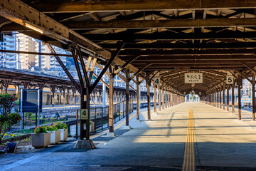  春の門司港駅　福岡県北九州市　Mojiko Station in Spring. Fukuoka Pref, Kitakyusyu City.