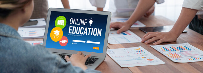 Leinwandbilder - E-learning website with brisk sofware for student to study online on the internet network