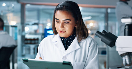 Aufkleber - Science, reading and tablet with woman in laboratory for research results, healthcare and report on study. Medical development, innovation and microscope with person for pharmacy and experiment