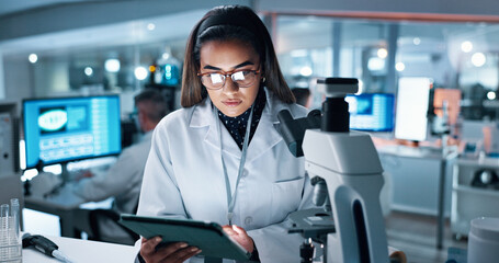 Aufkleber - Research, scientist and woman with tablet, microscope and test results with medical analysis, healthcare and cure. Person, experiment and researcher with tech, digital app and vaccine manufacturing