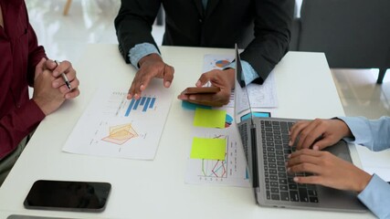 Fototapete - Team of Businesspeople meeting analysis statistics brainstorm working on business statistics and marketing plans together planning success strategy