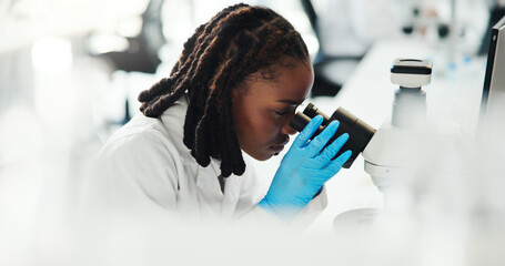 Aufkleber - Microscope, scientist and black woman with medical experiment, healthcare innovation or chemistry research. Science, laboratory and microbiology for medicine development, pharma study or dna analysis