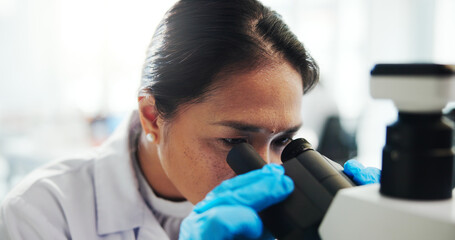 Aufkleber - Microscope, scientist and woman with research in laboratory, healthcare and medical innovation. Science, experiment and microbiology for drugs development, pharma study and test with biotechnology