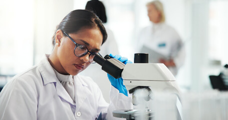 Aufkleber - Microscope, scientist and woman with exam for research in laboratory, healthcare and medical innovation. Science, experiment and microbiology for drugs development, pharma study and biotechnology