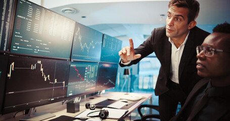 Aufkleber - Computer screen, trading and men in office, conversation and internet with financial growth. Employees, traders and advice for investment, pc and fintech with website info for stock market and stats