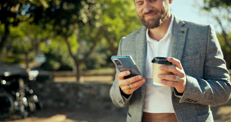 Fototapete - Outdoor, business and man with smartphone, coffee and internet with social media. Person, mobile user and financial advisor in park, herbal tea or cellphone with email, texting and message to contact