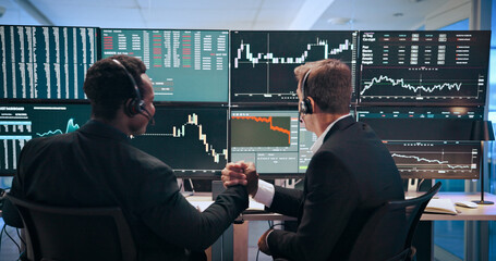Aufkleber - Business men, screen and computer with handshake of trading, partnership and increase of stock market. People, headset and monitor for graphs, investment charts and profit growth of value achievement