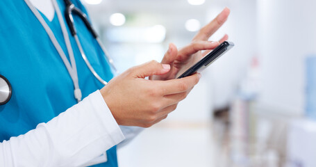 Fototapete - Phone, hands and nurse in hospital with telehealth for patient with feedback on diagnosis. Cellphone, typing and healthcare worker with mobile app for online consultation with medical plan in clinic.