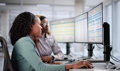 Aufkleber - Female Medical Coding Student Uses Spreadsheet