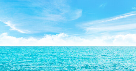 Poster - Summer landscape with a vast sea under a majestic sky
