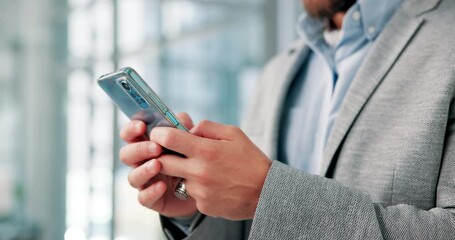 Fototapete - Businessman, hands and phone in office for feedback, check email and connectivity for ecommerce. Trader, website and typing on mobile for economy news, investment research and search in trading app