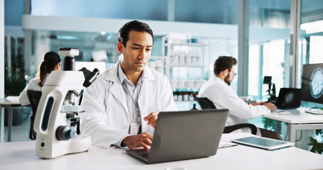 Aufkleber - Laptop, science and study with man in laboratory for healthcare, medical or pharmaceutical innovation. Computer microscope and online research with scientist in clinical trial for development