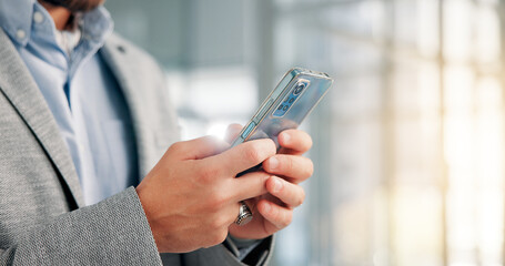 Aufkleber - Hands, business and man in office, cellphone and digital app for email, connection and social media. Closeup, person and employee in workplace, smartphone or economy analyst with website info or text