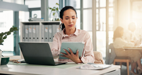 Leinwandbilder - Business, laptop or woman with tablet in office for reading financial statement, compliance verification or planning. Corporate, auditor or digital report for company account review or internal audit