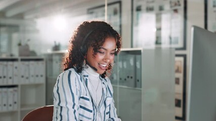 Aufkleber - Computer, contact us and headset with woman in call center for help or online assistance. Communication, conversation and customer support with employee in office for feedback as virtual assistant