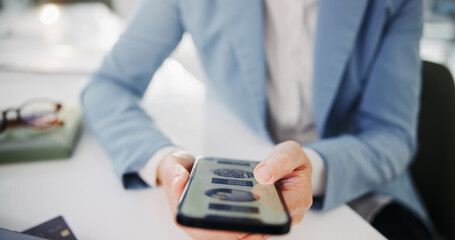 Aufkleber - Business person, phone screen and hands for food delivery at work with choice or option. Lunch break, technology and website for order app, UX and restaurant menu with hungry employee in office