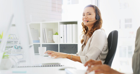 Aufkleber - Happy woman, face and consultant with headset for telemarketing or customer service at call center. Portrait, female person or agent with smile on computer for online assistance, help or support