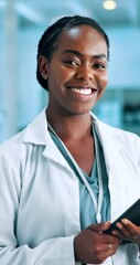 Aufkleber - Research, scientist and black woman in lab, tablet and typing with report for pharmaceuticals results. African person, drug trail or employee in workplace, tech or app for vaccine development or cure