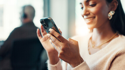 Aufkleber - Hands, phone and smile of business woman in call center for communication, feedback or text message. App, networking and social media with happy customer service representative in office for support