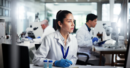 Aufkleber - Research, science and woman in lab, computer and healthcare with medical experiment. People, employee and expert in workplace, pc or biotechnology with scientists, email for results or vaccine report