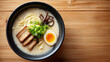 © minaduchi - 焼き目の付いたチャーシューが際立つ豚骨ラーメン | ナチュラルテーブル
