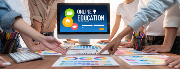 Leinwandbilder - E-learning website with brisk sofware for student to study online on the internet network