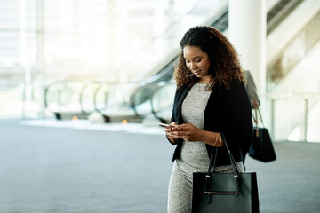 Aufkleber - Business, woman and typing with phone in office for meeting location, direction search or work arrival. Space, professional and walking with smartphone for online schedule and appointment information