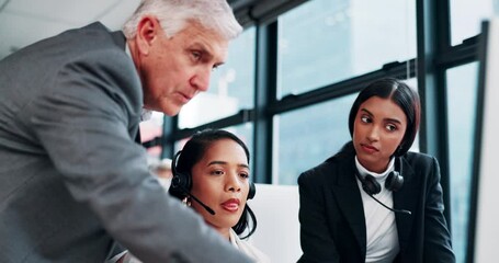 Aufkleber - Call center manager, help and teamwork with computer for sales advice, website glitch and CRM systems error. Telemarketing, woman and mentor with assistance for product knowledge and customer enquiry