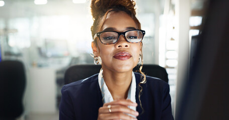 Leinwandbilder - Woman, working and thinking for finance in office, planning and corporate growth with professional advisor for investment. Accountant, accounting project and workplace vision, audit and budget review