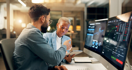 Aufkleber - Computer screen, night and tablet with business people in office together for stock market trading. Conversation, feedback or review with investment team in workplace for portfolio management