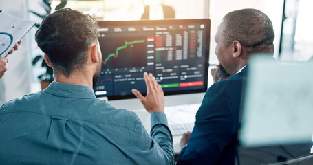 Aufkleber - Man, trading and discussion with graphs, monitor and partnership with review for statistics at office. People, charts and talking with profit, revenue and back by computer screen at finance agency
