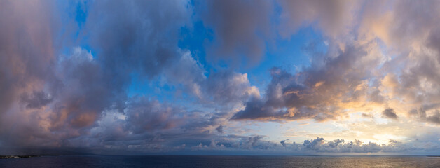 Wall Mural - Colorful Sunset Sky Over the Pacific Ocean Near Hawaii