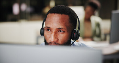 Aufkleber - Contact center, man or computer for customer care call, sales consulting or loan advice in night. Help, financial advisor or business for finance questions with headset for feedback or banking limit