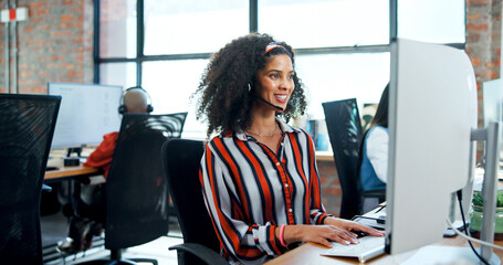 Fototapete - Call center, computer and woman with headset, smile and lead generation, conversation and consultation. Telemarketing, agent and person with tech for sales, communication and friendly for services