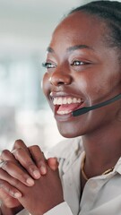 Aufkleber - Call center, happy and business woman in office for online help, consulting and CRM support. Professional, virtual assistant and person with headset for customer service, contact us and communication