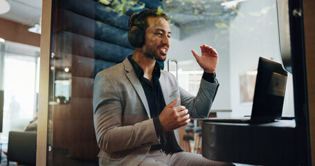 Aufkleber - Business, video call and man in cubicle, laptop and communication with global trade. Pod, employee and consultant in hotel, pc and explain proposal with feedback, investment and broker with privacy