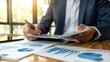 © SOEM - A financial advisor discussing the role of shareholder statements in investor relations.