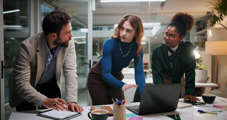 Aufkleber - Creative, teamwork or planning with laptop in office at night for marketing campaign, design feedback or brainstorming. Graphic designer, people or discussion for brand development, ideas or overtime