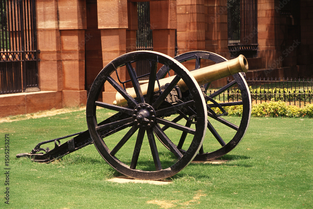 Cannon at Rashtrapati Bhavan, Delhi, India