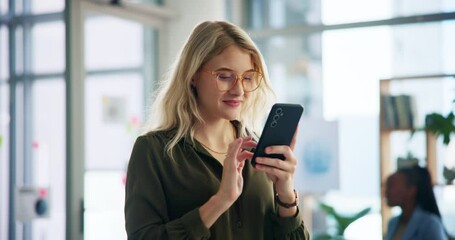 Aufkleber - Browsing, smartphone and woman with smile, employee and marketing research on app, business and online. Office, social media coordinator and person with mobile to check audience engagement and tech