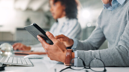Aufkleber - Hands, business and person on tablet in office for research, financial report and schedule update. Accountant, digital and coworking for finance agenda, information and email feedback for investment