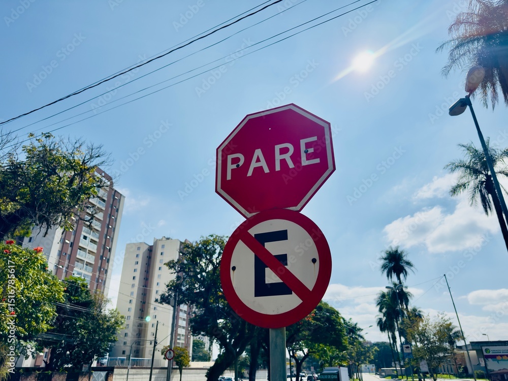 Fotografie Placa de sinalização com proibido estacionar e pare com ...