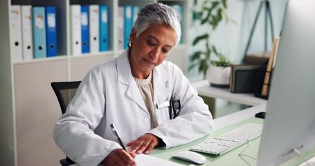 Aufkleber - Doctor, computer and mature woman writing notes for prescription, health report or research. Clinic, paper or medical professional with healthcare information, schedule or check results for diagnosis