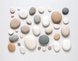 © CHOISH - 다양한 크기와 색상의 부드럽고 매끄러운 조약돌 Soft, smooth pebbles of various sizes and colors